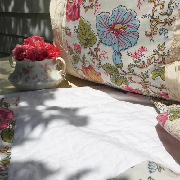 “Introduction” Floral Cottagestyle Pillow/ Throw - Picture 6 of 7